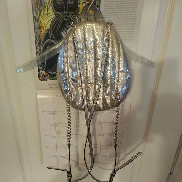 Victorias Secret Gold Backpack Mini Chain Straps Logo Charms CUTE!!! - Picture 4 of 12